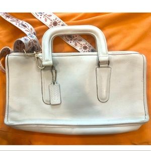 Coach Vintage 1970's Bonnie Cashin Handbag white! Super classy!L@@K🙌🏻